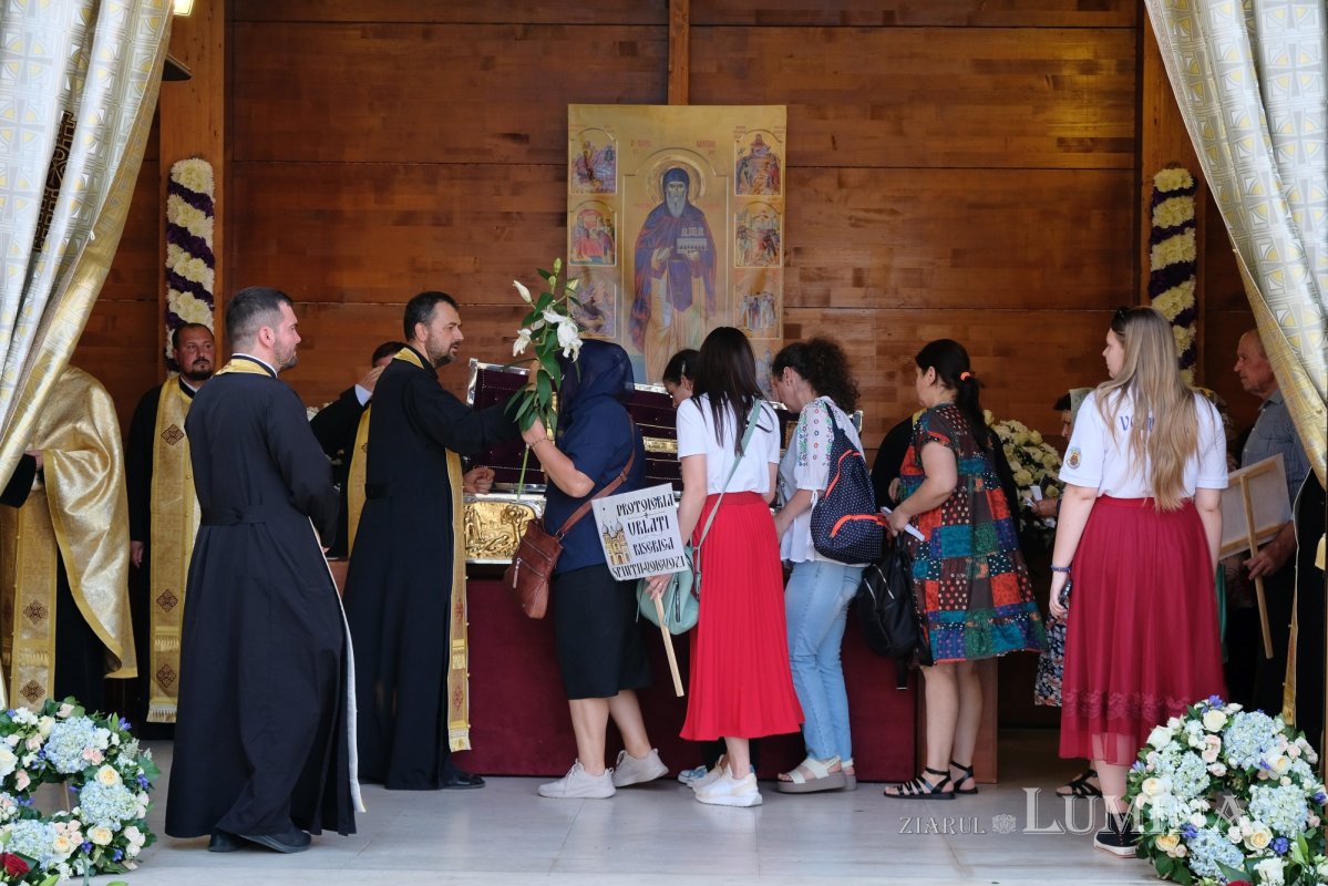 Sfântul Cuvios Dimitrie cel Nou i-a primit pe pelerini în cetatea sa 302849