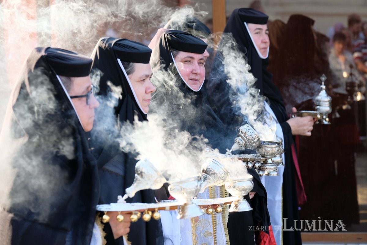 Sfântul Cuvios Dimitrie cel Nou i-a primit pe pelerini în cetatea sa 302850