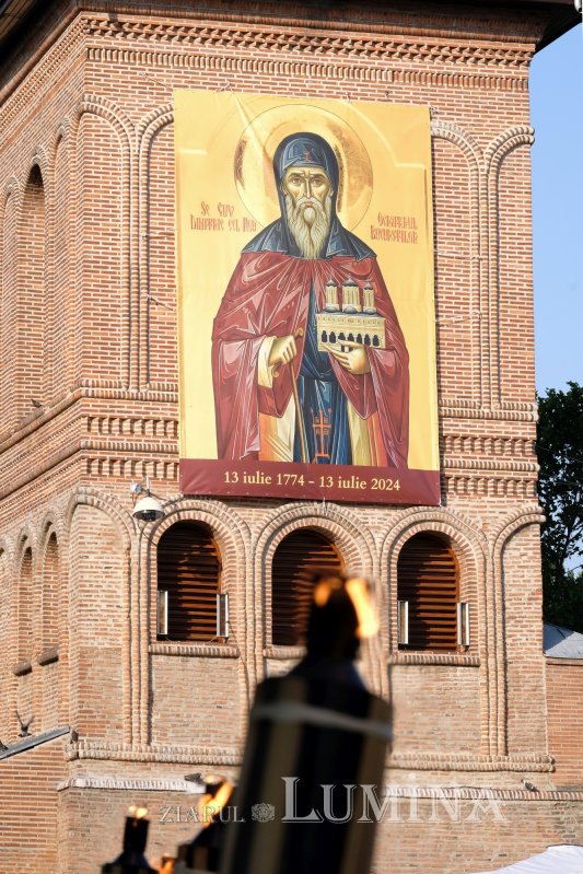 Sfântul Cuvios Dimitrie cel Nou i-a primit pe pelerini în cetatea sa 302852