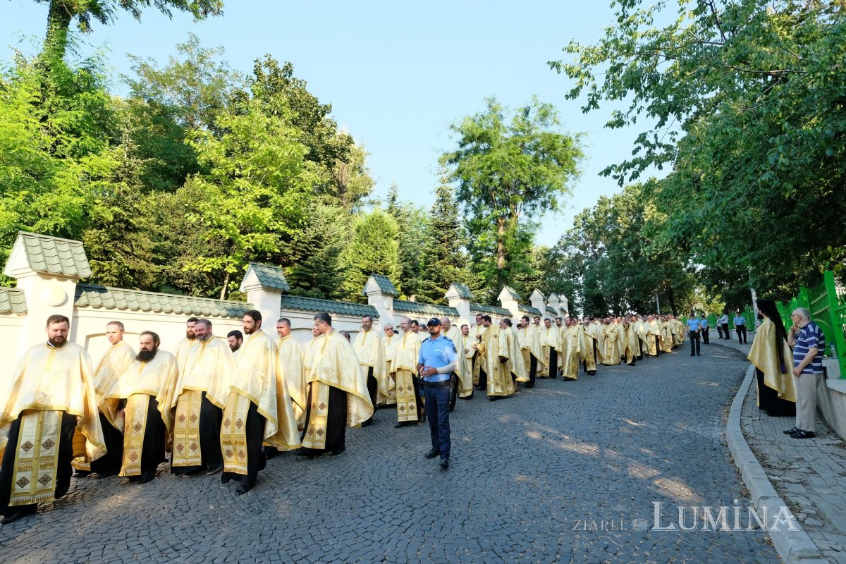 Sfântul Cuvios Dimitrie cel Nou i-a primit pe pelerini în cetatea sa 302855