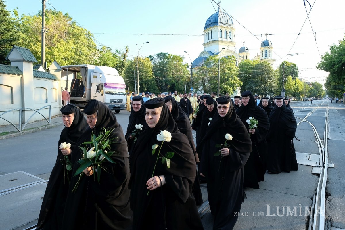 Sfântul Cuvios Dimitrie cel Nou i-a primit pe pelerini în cetatea sa 302856