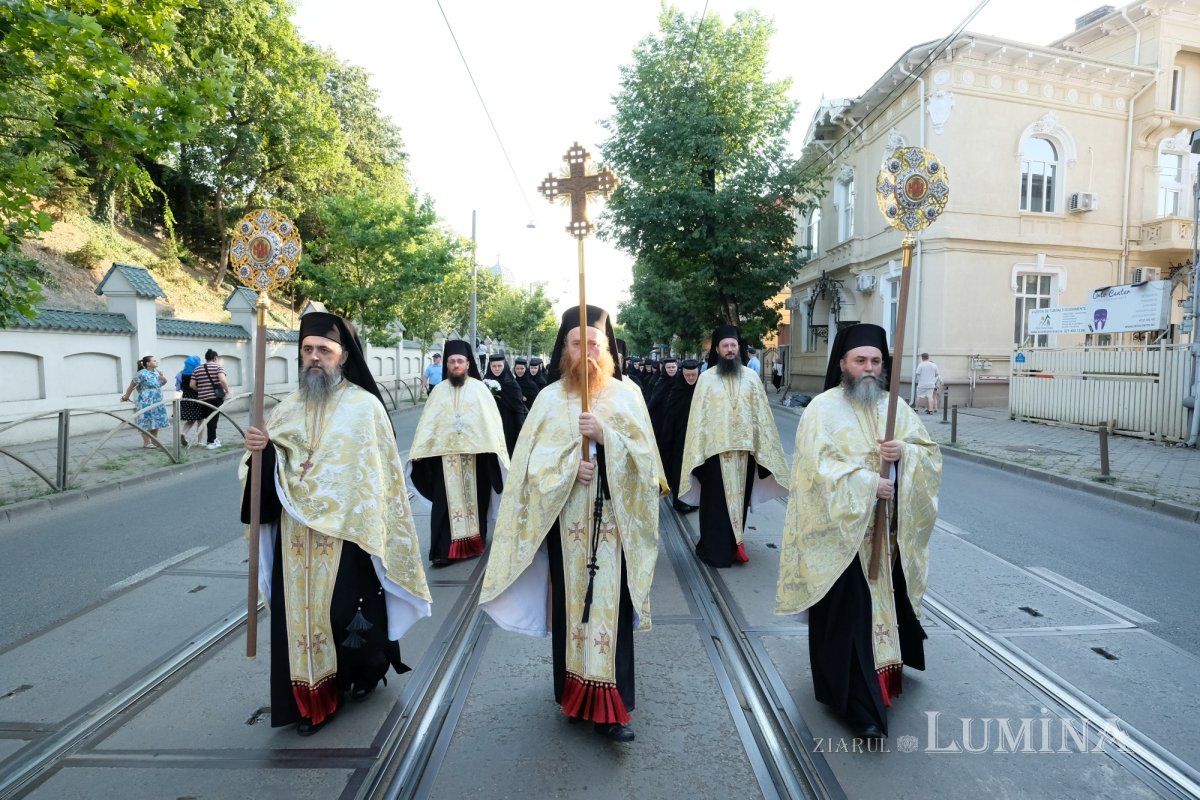 Sfântul Cuvios Dimitrie cel Nou i-a primit pe pelerini în cetatea sa 302857