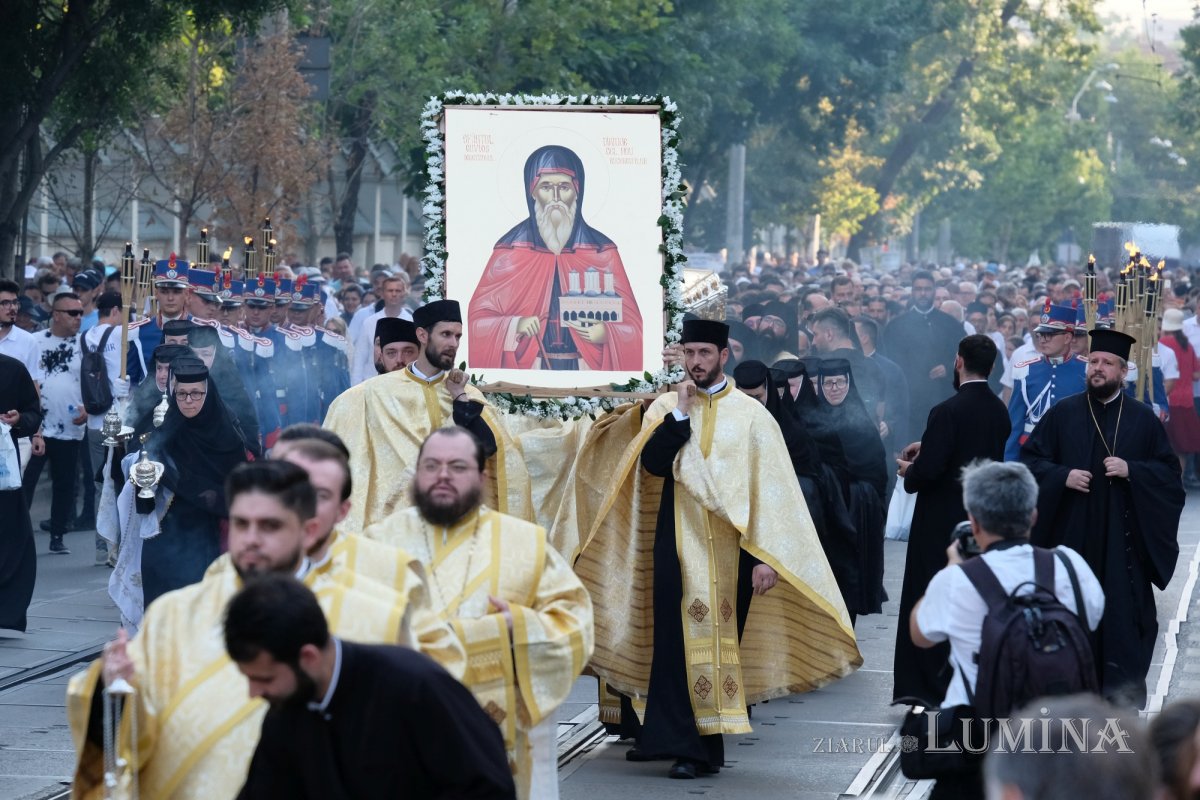 Sfântul Cuvios Dimitrie cel Nou i-a primit pe pelerini în cetatea sa 302862