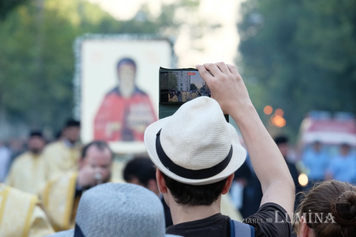 Sfântul Cuvios Dimitrie cel Nou i-a primit pe pelerini în cetatea sa 302863