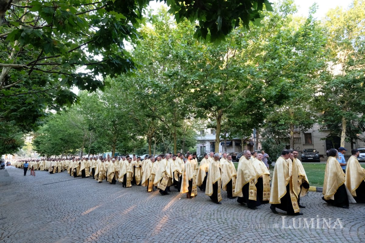 Sfântul Cuvios Dimitrie cel Nou i-a primit pe pelerini în cetatea sa 302876