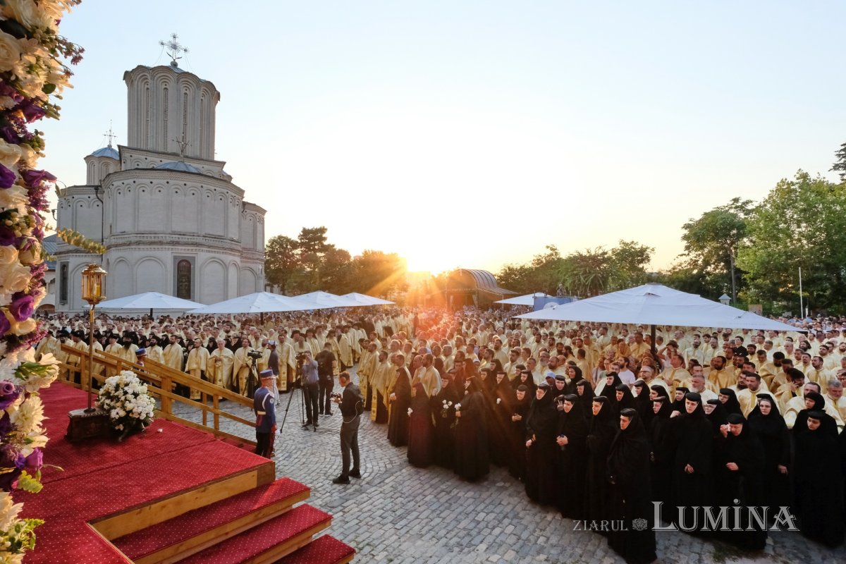 Sfântul Cuvios Dimitrie cel Nou i-a primit pe pelerini în cetatea sa 302881