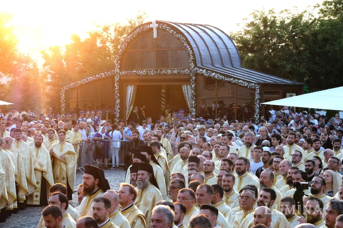 Sfântul Cuvios Dimitrie cel Nou i-a primit pe pelerini în cetatea sa 302885