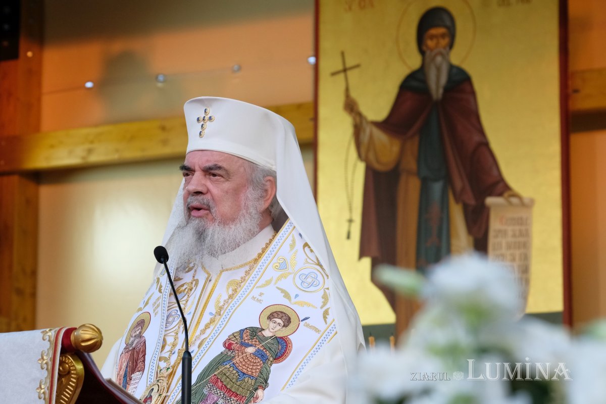 Sfântul Cuvios Dimitrie cel Nou i-a primit pe pelerini în cetatea sa 302886