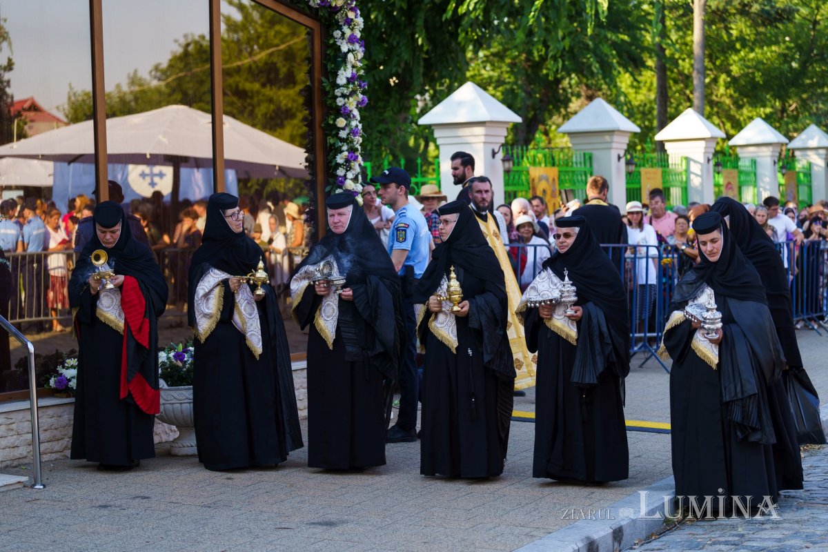 Sfântul Cuvios Dimitrie cel Nou i-a primit pe pelerini în cetatea sa 302908