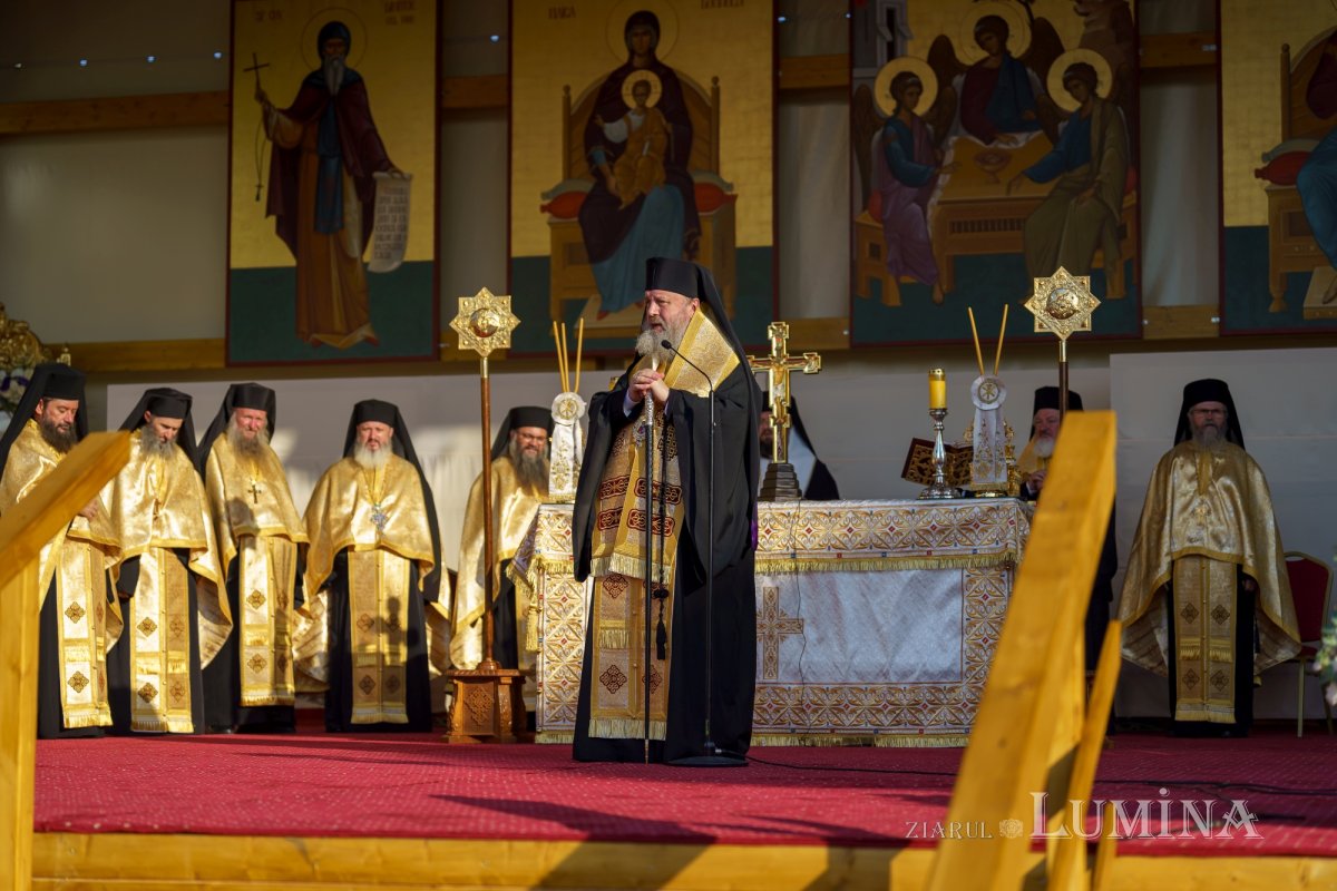 Sfântul Cuvios Dimitrie cel Nou i-a primit pe pelerini în cetatea sa 302910