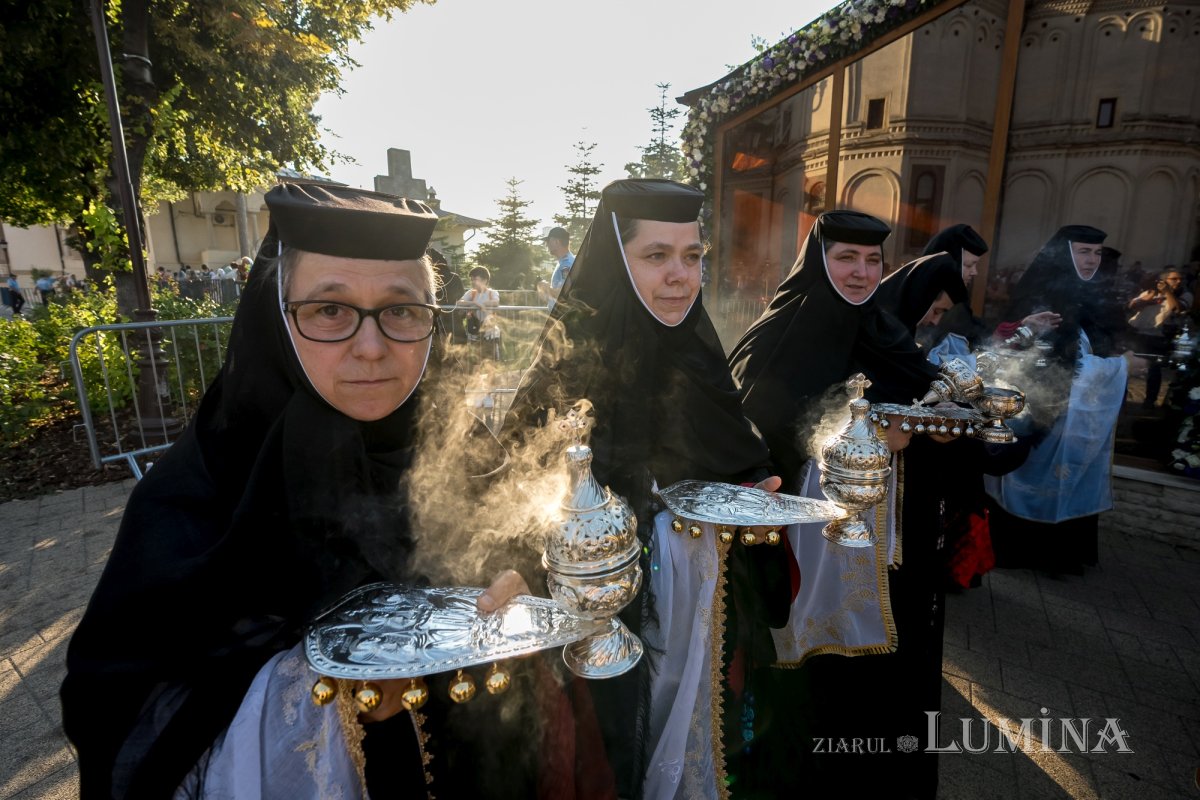 Sfântul Cuvios Dimitrie cel Nou i-a primit pe pelerini în cetatea sa 302914