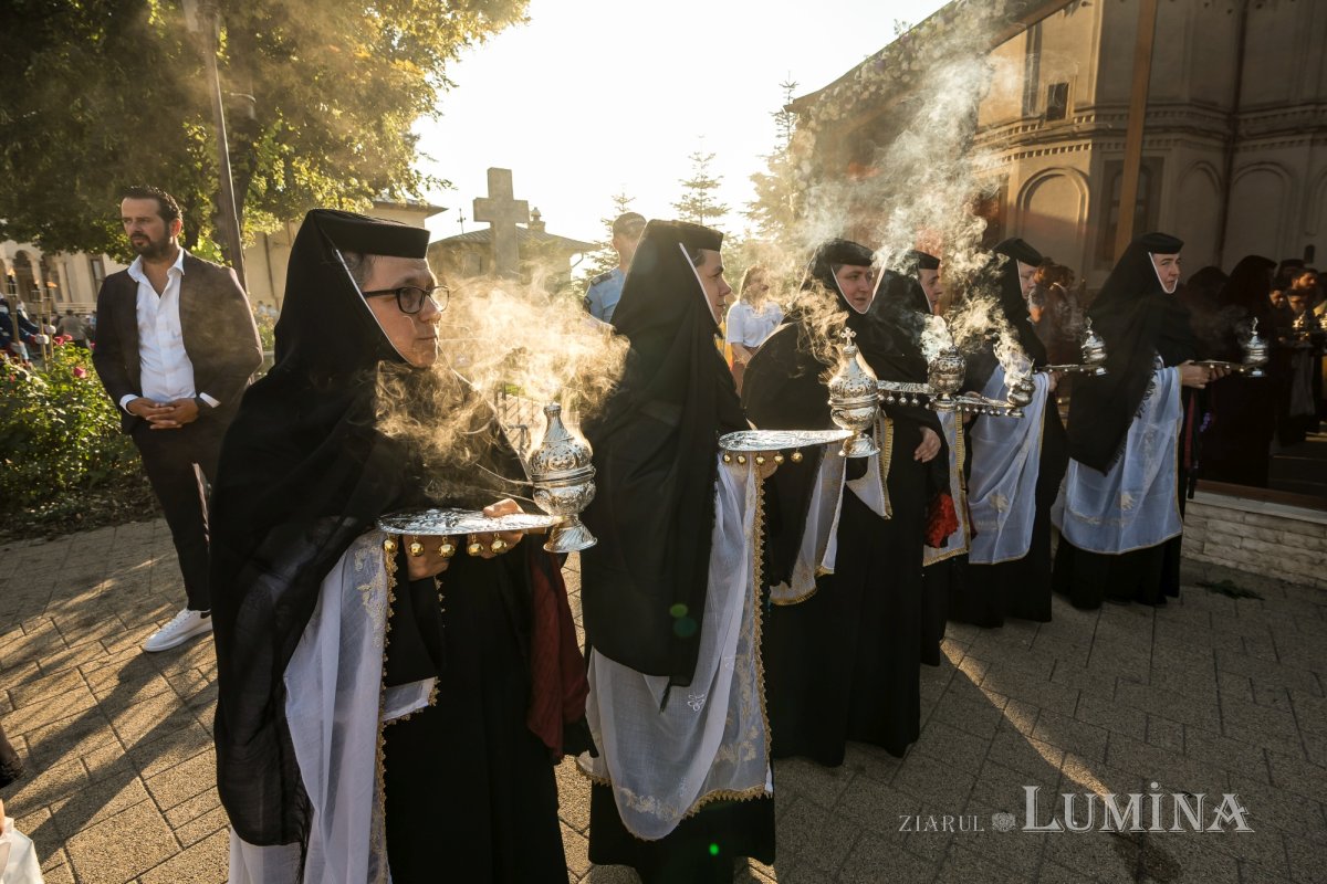 Sfântul Cuvios Dimitrie cel Nou i-a primit pe pelerini în cetatea sa 302917