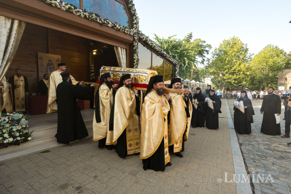 Sfântul Cuvios Dimitrie cel Nou i-a primit pe pelerini în cetatea sa 302918
