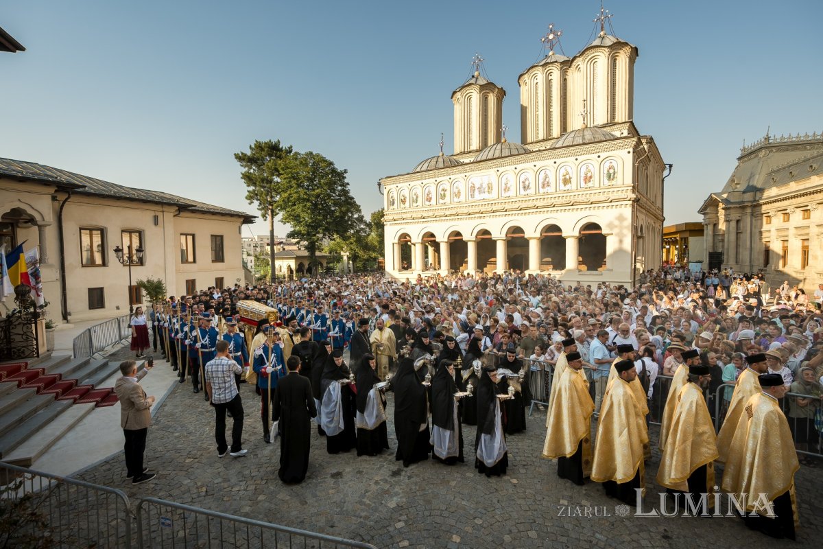 Sfântul Cuvios Dimitrie cel Nou i-a primit pe pelerini în cetatea sa 302923