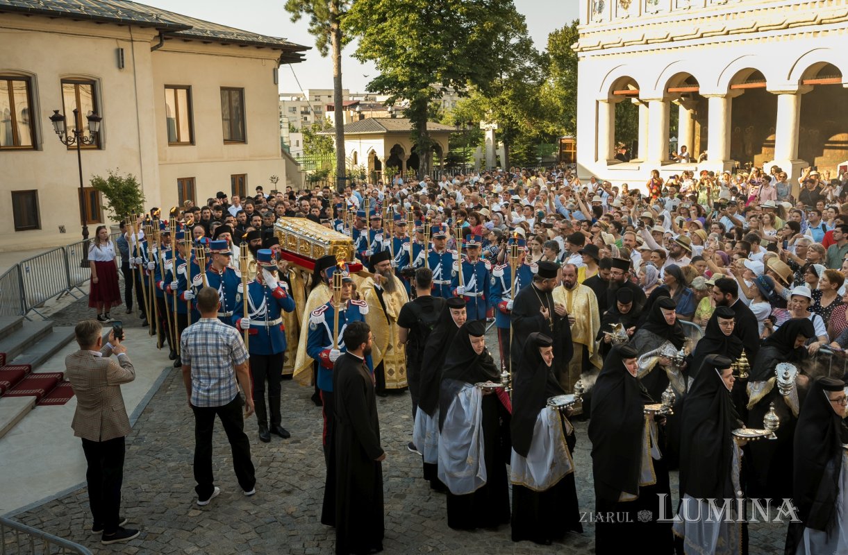 Sfântul Cuvios Dimitrie cel Nou i-a primit pe pelerini în cetatea sa 302924