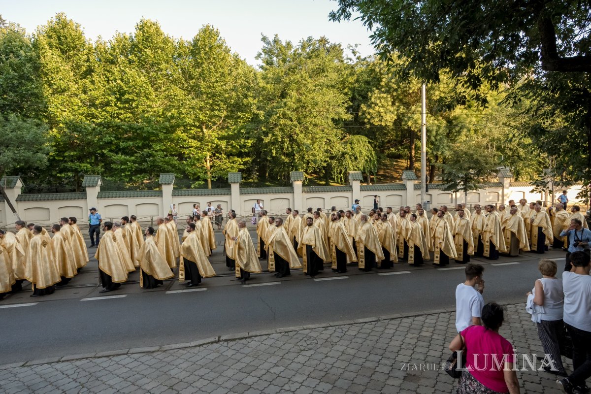 Sfântul Cuvios Dimitrie cel Nou i-a primit pe pelerini în cetatea sa 302942