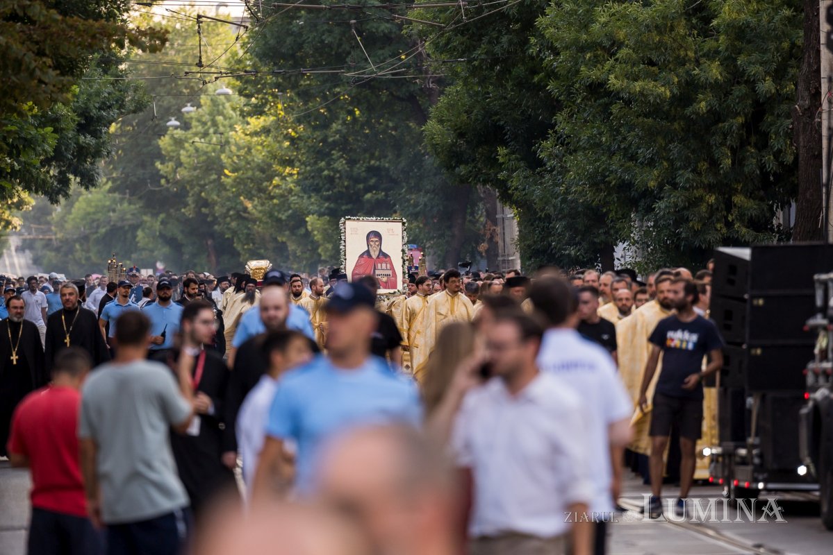 Sfântul Cuvios Dimitrie cel Nou i-a primit pe pelerini în cetatea sa 302951