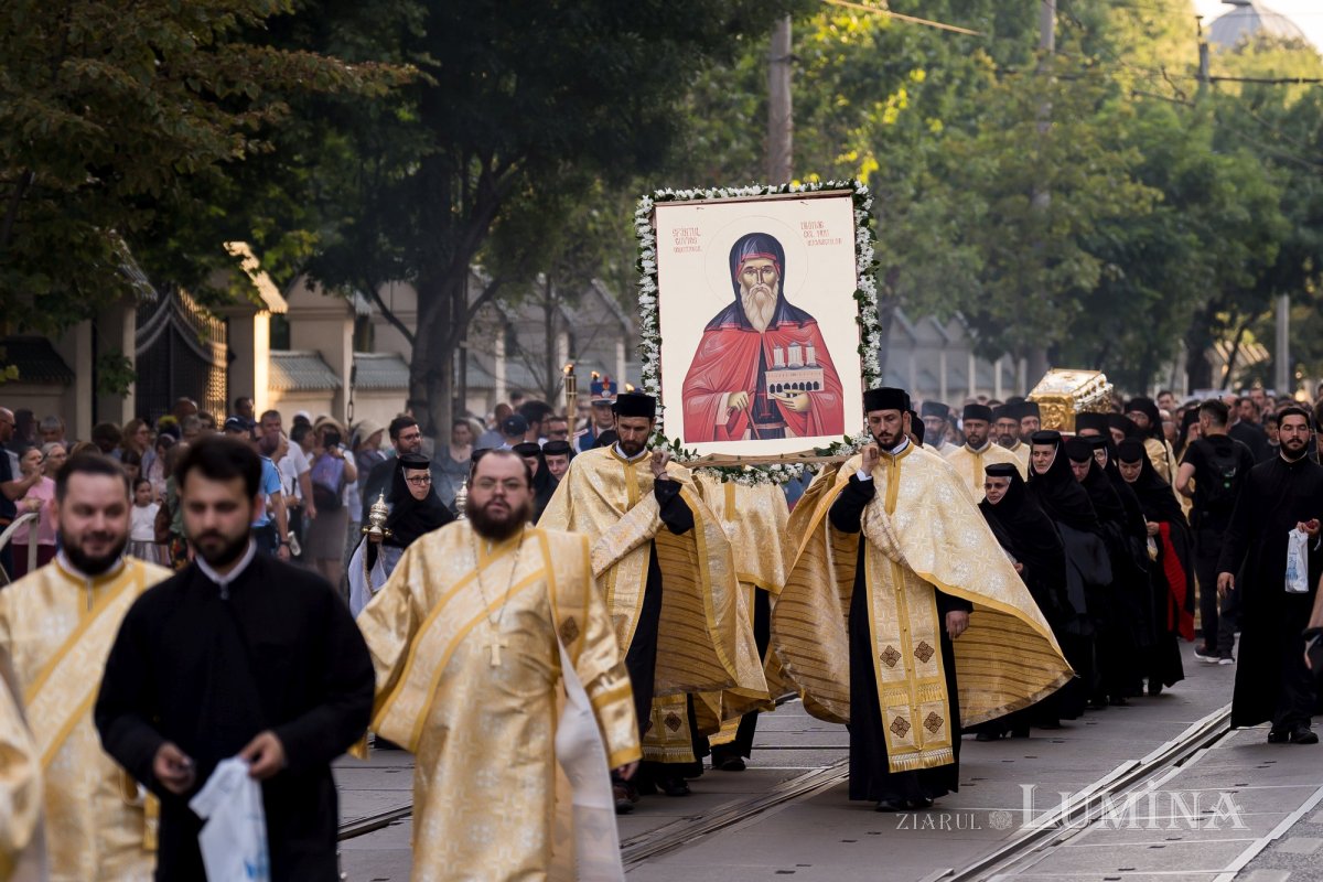Sfântul Cuvios Dimitrie cel Nou i-a primit pe pelerini în cetatea sa 302953