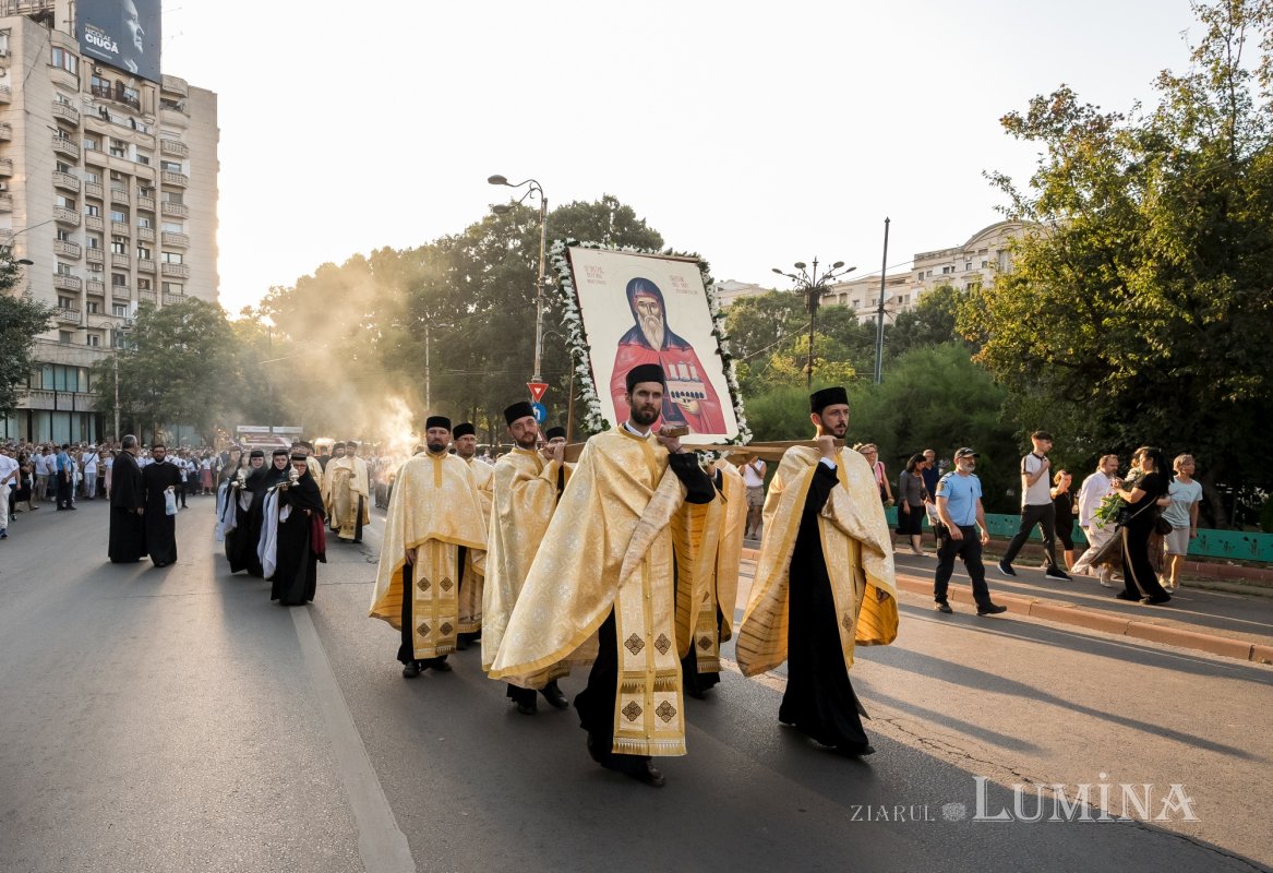 Sfântul Cuvios Dimitrie cel Nou i-a primit pe pelerini în cetatea sa 302955