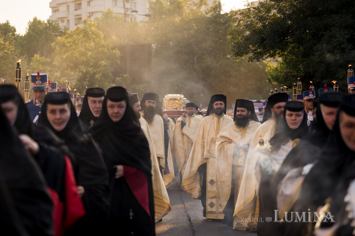 Sfântul Cuvios Dimitrie cel Nou i-a primit pe pelerini în cetatea sa 302960