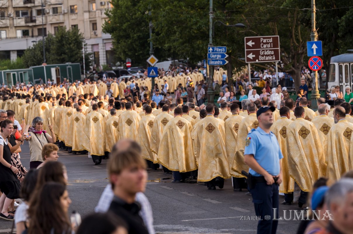 Sfântul Cuvios Dimitrie cel Nou i-a primit pe pelerini în cetatea sa 302974
