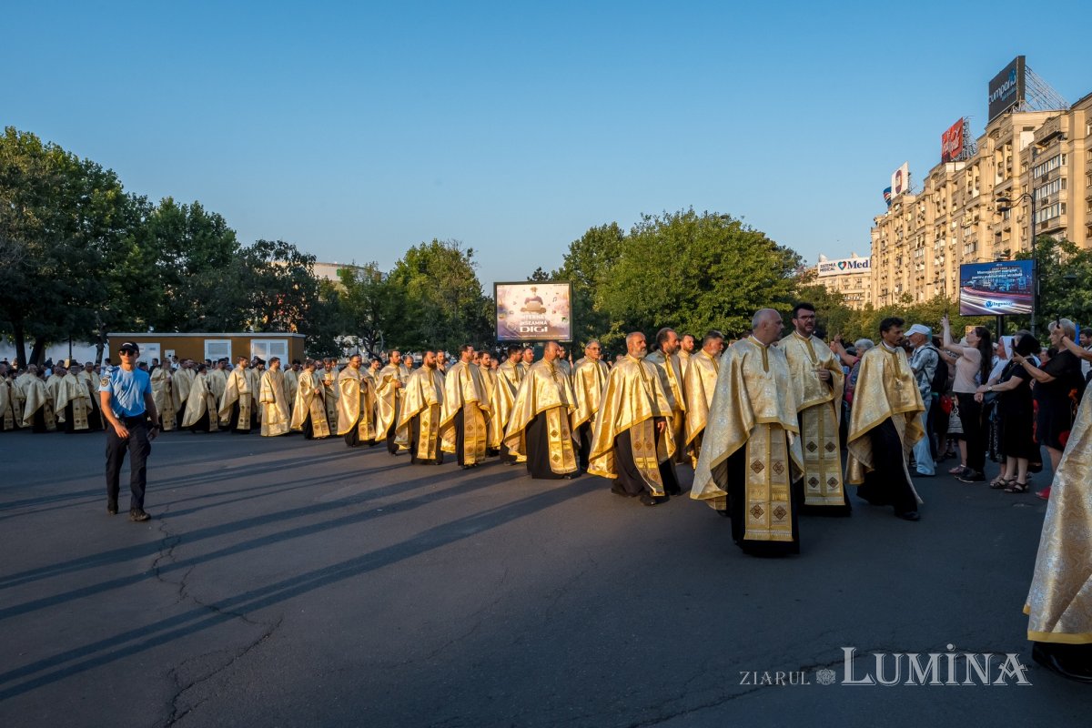 Sfântul Cuvios Dimitrie cel Nou i-a primit pe pelerini în cetatea sa 302975