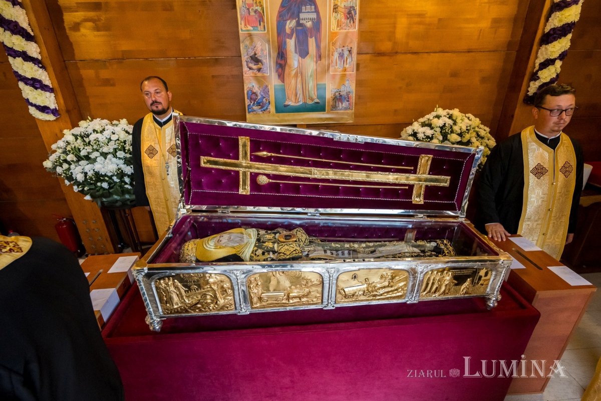 Sfântul Cuvios Dimitrie cel Nou i-a primit pe pelerini în cetatea sa 302979