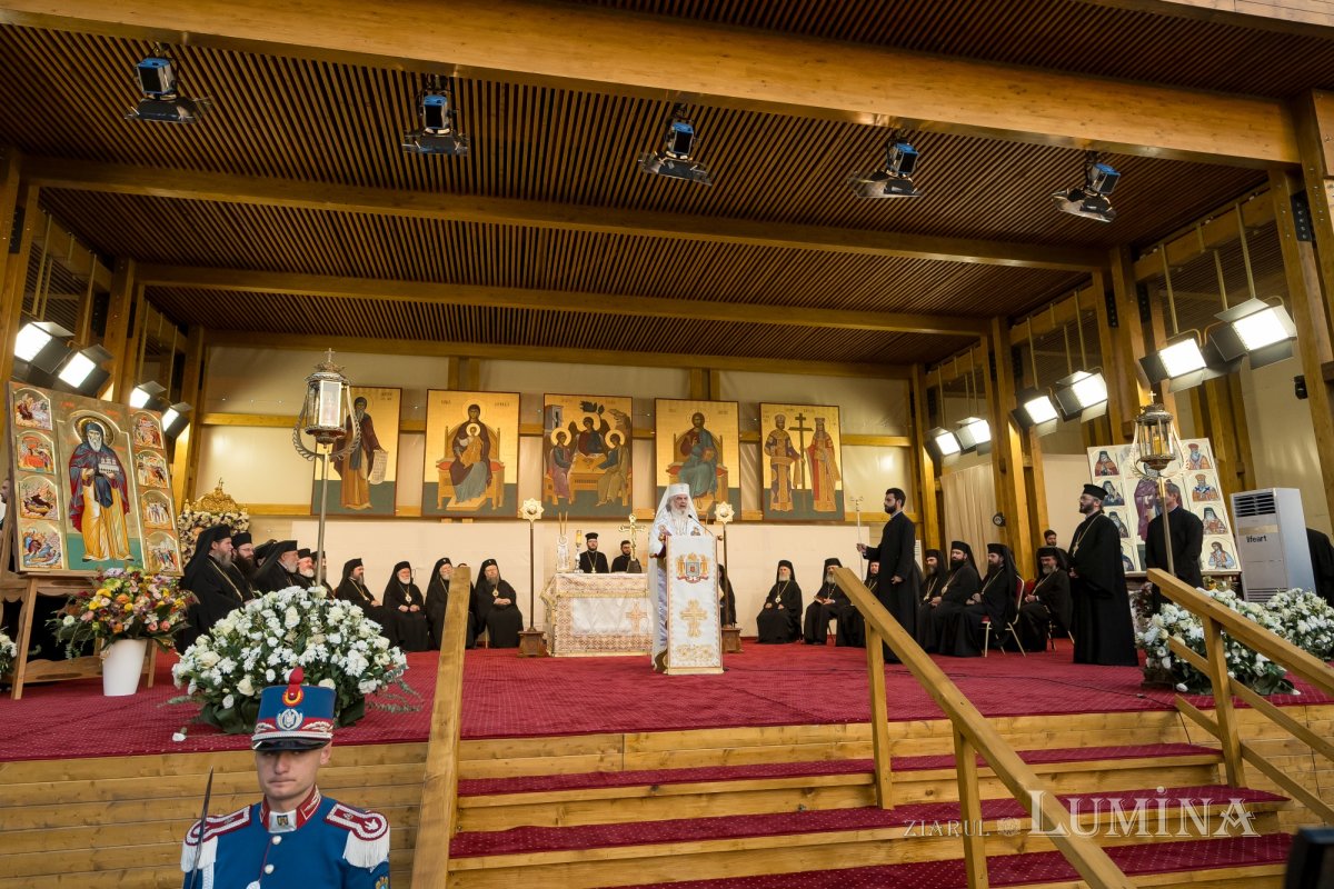 Sfântul Cuvios Dimitrie cel Nou i-a primit pe pelerini în cetatea sa 302992