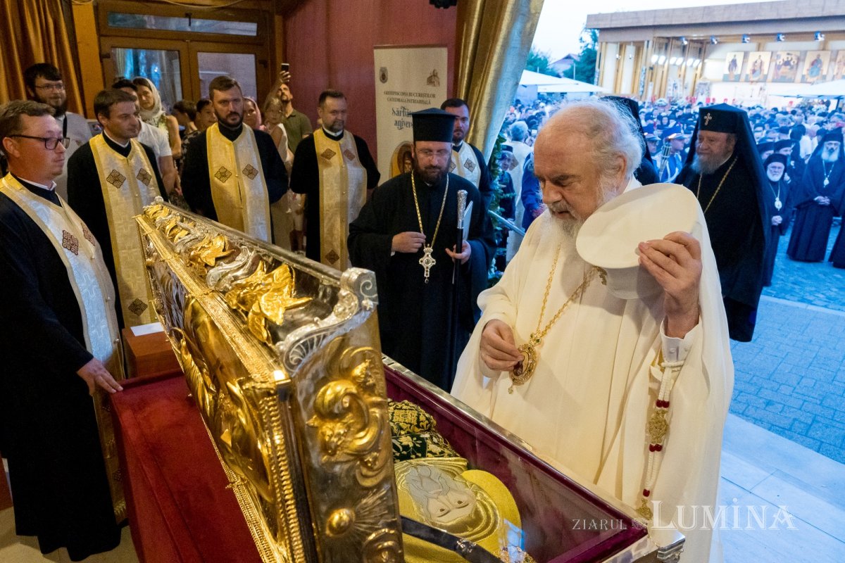 Sfântul Cuvios Dimitrie cel Nou i-a primit pe pelerini în cetatea sa 302994