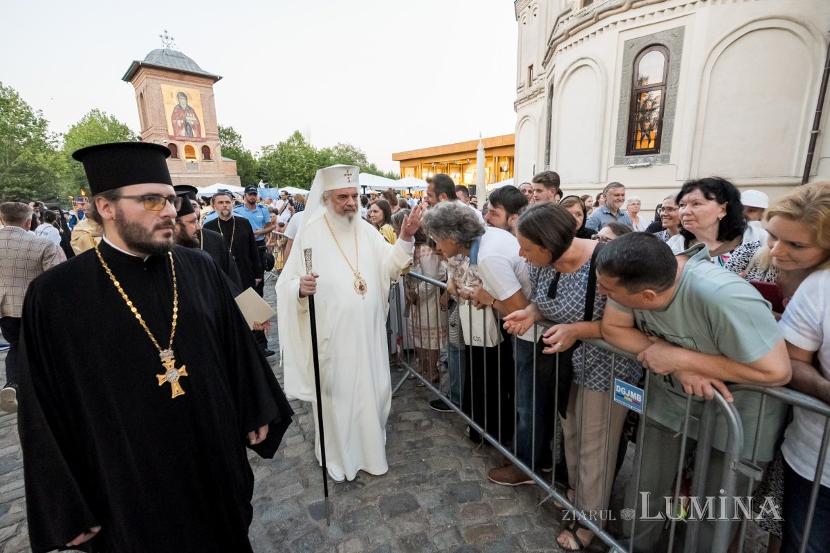 Sfântul Cuvios Dimitrie cel Nou i-a primit pe pelerini în cetatea sa 302996