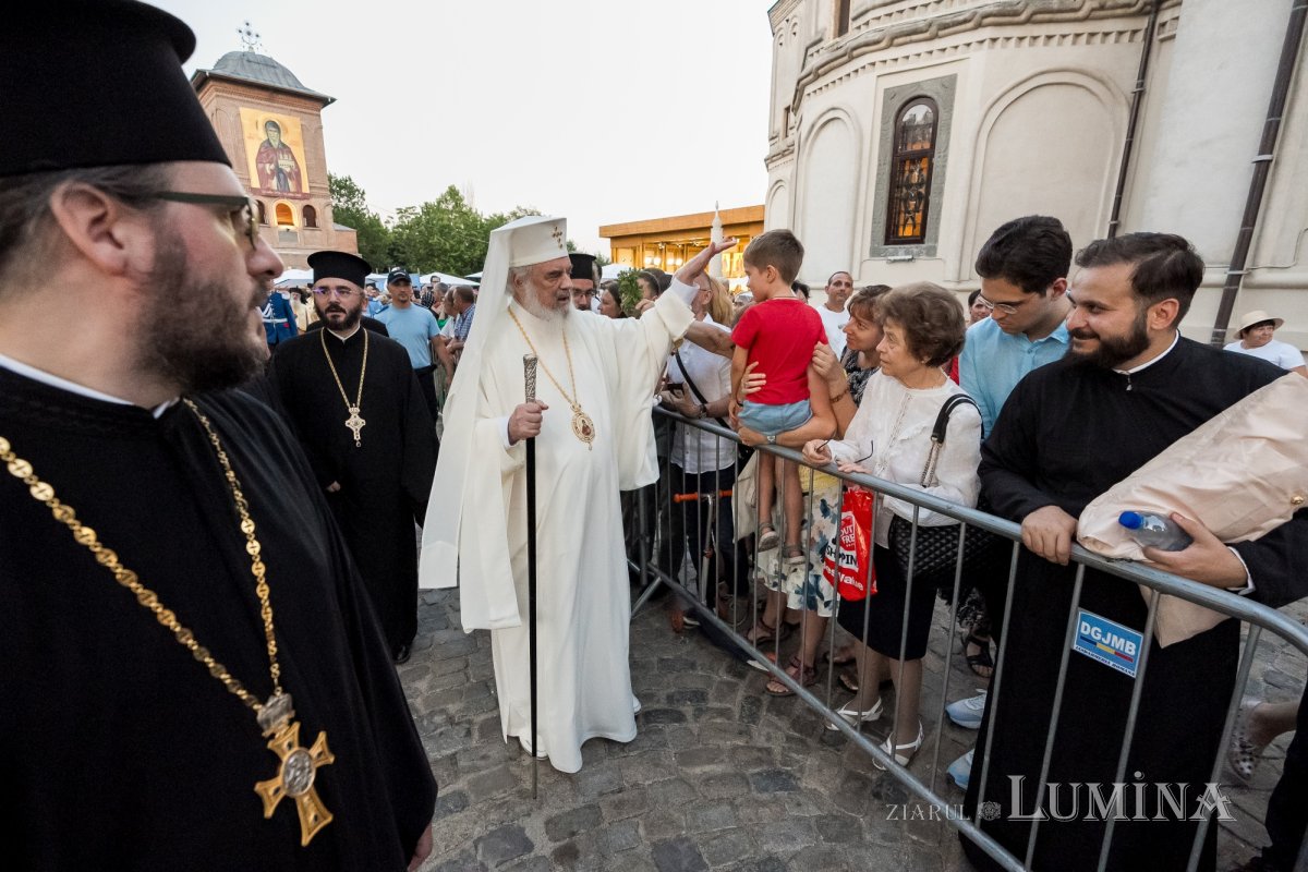 Sfântul Cuvios Dimitrie cel Nou i-a primit pe pelerini în cetatea sa 302997