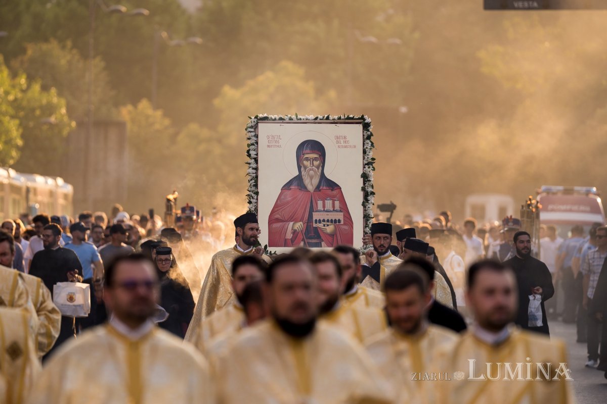 Sfântul Cuvios Dimitrie cel Nou i-a primit pe pelerini în cetatea sa 303003
