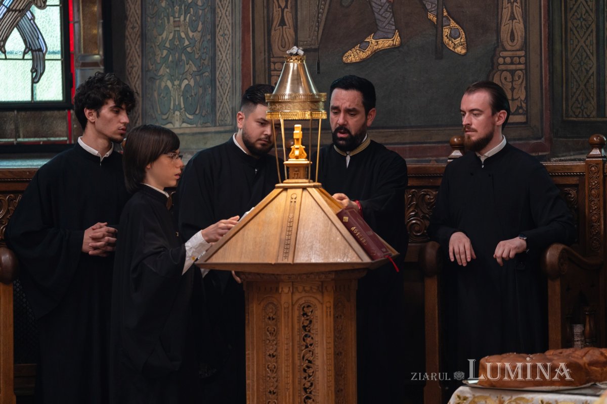 Rugăciune de seară la Catedrala Patriarhală 303205