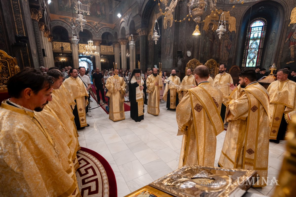 Rugăciune de seară la Catedrala Patriarhală 303208