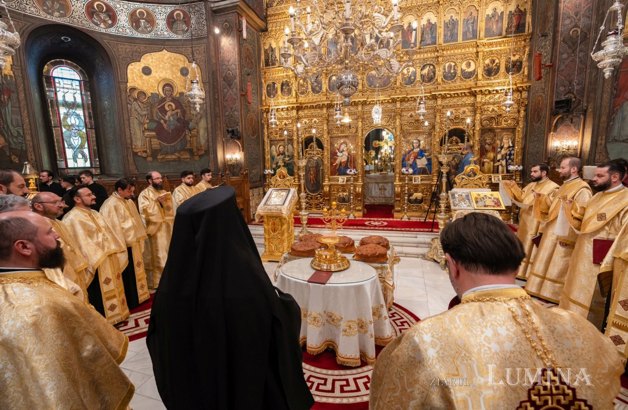 Rugăciune de seară la Catedrala Patriarhală 303215