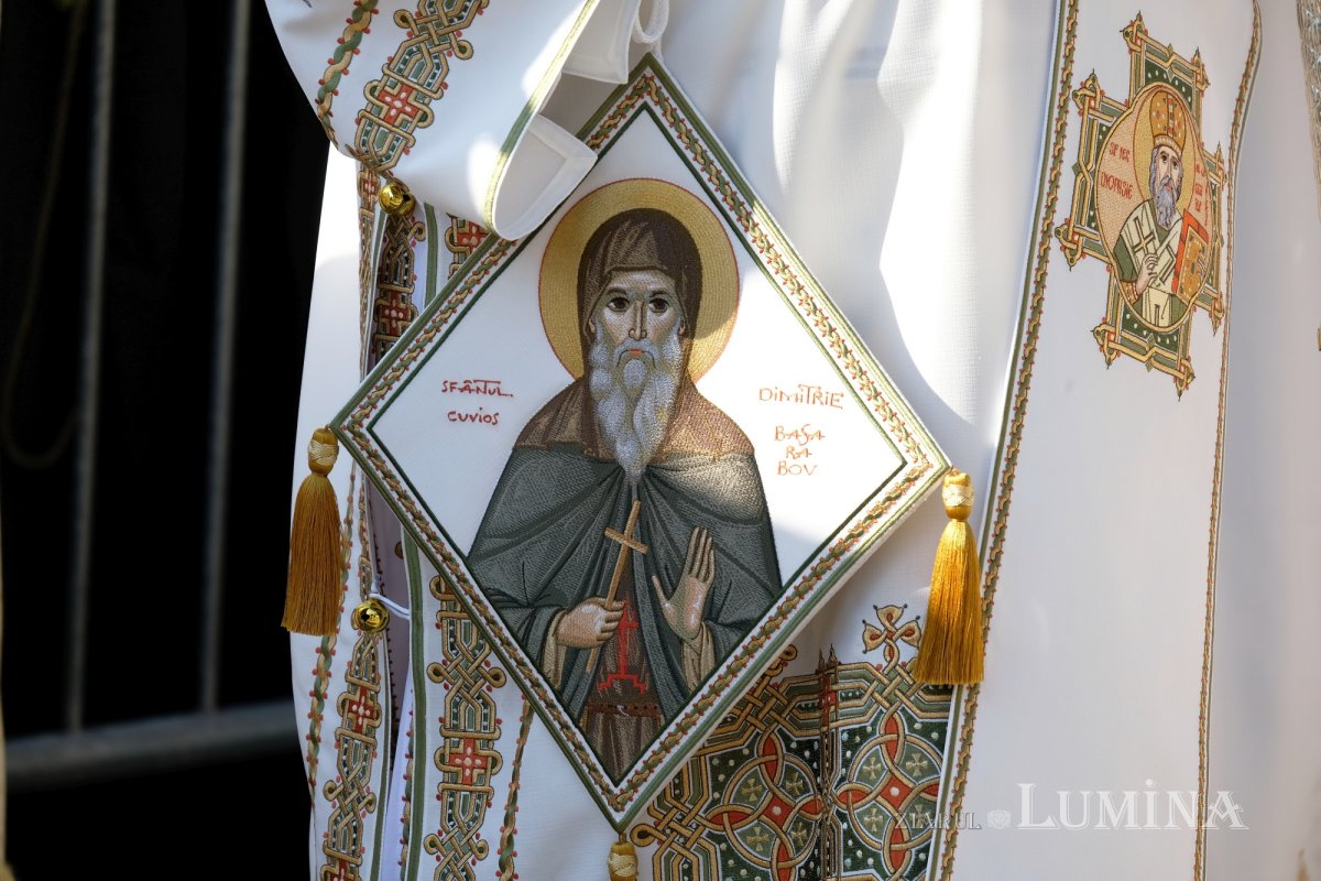 Zi de luminată cinstire a Sfântului Ocrotitor al Bucureștilor la un sfert de mileniu de la venirea cinstitelor sale moaște în Capitală 303024