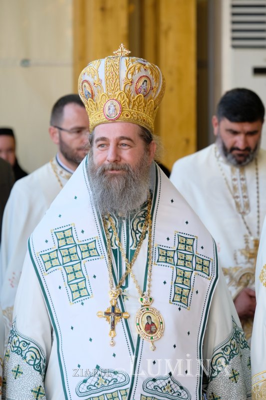 Zi de luminată cinstire a Sfântului Ocrotitor al Bucureștilor la un sfert de mileniu de la venirea cinstitelor sale moaște în Capitală 303029