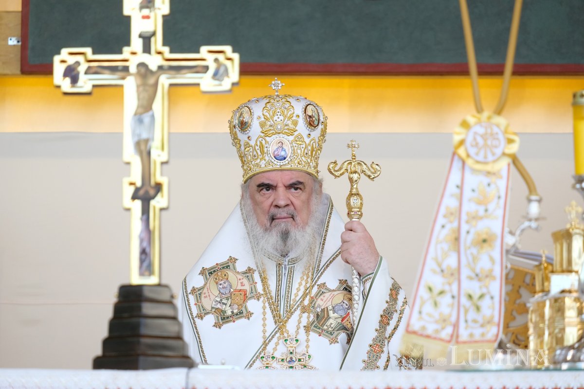 Zi de luminată cinstire a Sfântului Ocrotitor al Bucureștilor la un sfert de mileniu de la venirea cinstitelor sale moaște în Capitală 303039