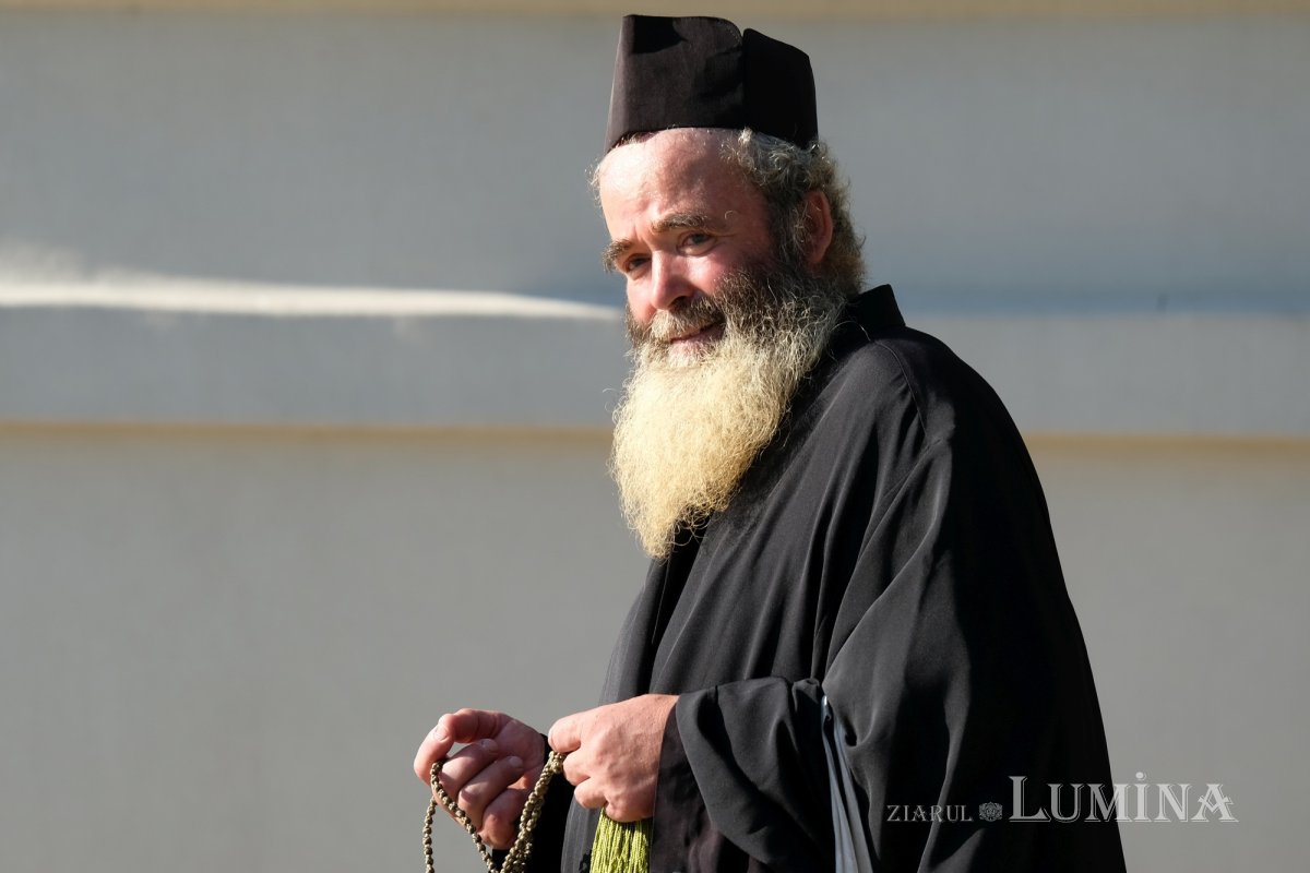 Zi de luminată cinstire a Sfântului Ocrotitor al Bucureștilor la un sfert de mileniu de la venirea cinstitelor sale moaște în Capitală 303041