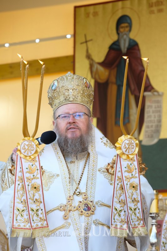 Zi de luminată cinstire a Sfântului Ocrotitor al Bucureștilor la un sfert de mileniu de la venirea cinstitelor sale moaște în Capitală 303050