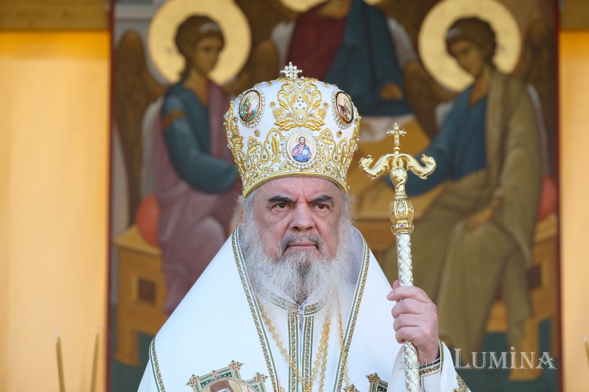 Zi de luminată cinstire a Sfântului Ocrotitor al Bucureștilor la un sfert de mileniu de la venirea cinstitelor sale moaște în Capitală 303052