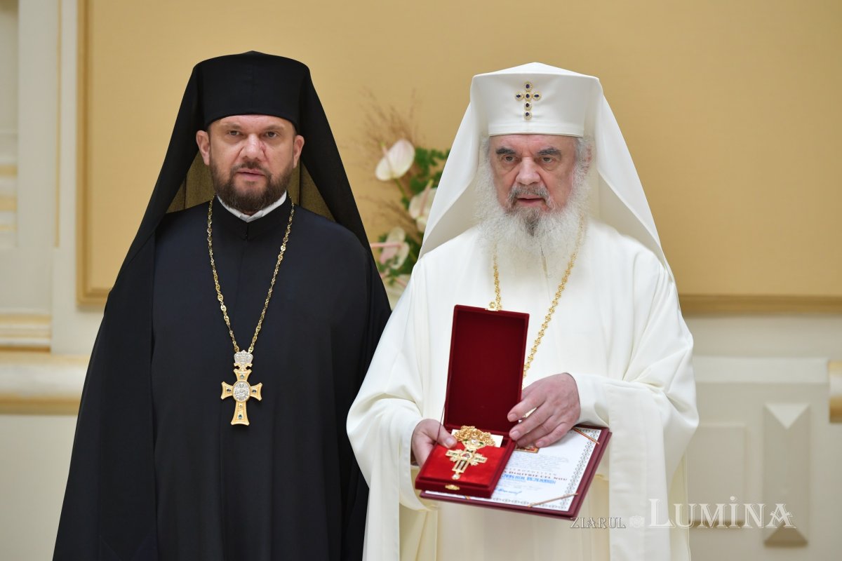 Zi de luminată cinstire a Sfântului Ocrotitor al Bucureștilor la un sfert de mileniu de la venirea cinstitelor sale moaște în Capitală 303070