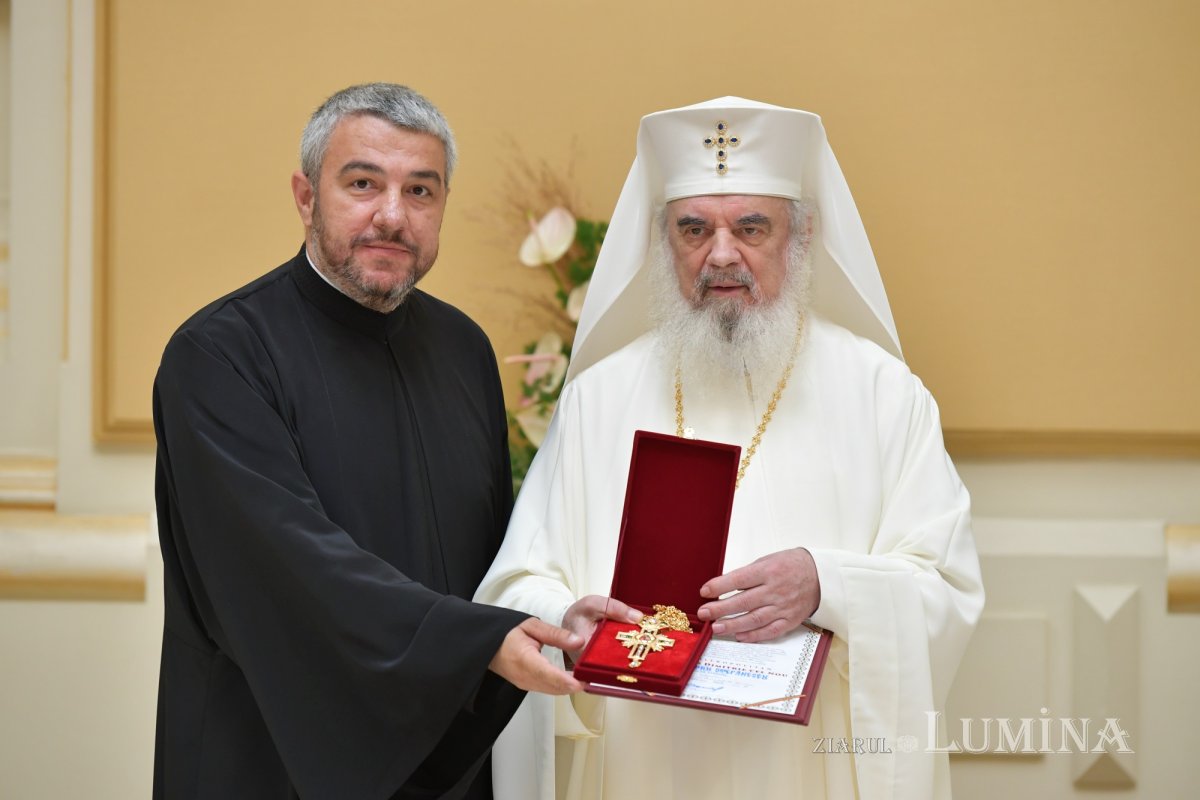 Zi de luminată cinstire a Sfântului Ocrotitor al Bucureștilor la un sfert de mileniu de la venirea cinstitelor sale moaște în Capitală 303079