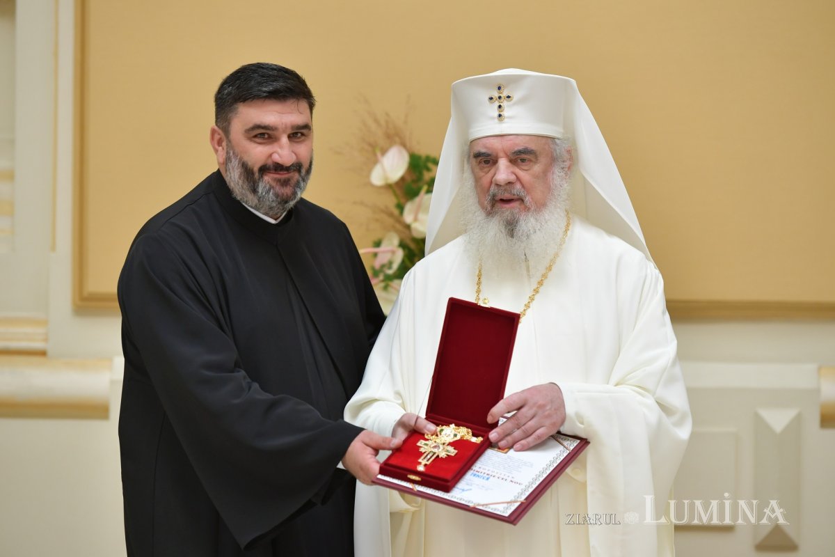 Zi de luminată cinstire a Sfântului Ocrotitor al Bucureștilor la un sfert de mileniu de la venirea cinstitelor sale moaște în Capitală 303080