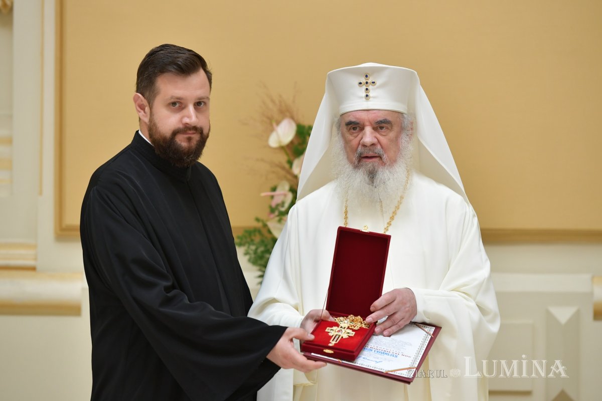 Zi de luminată cinstire a Sfântului Ocrotitor al Bucureștilor la un sfert de mileniu de la venirea cinstitelor sale moaște în Capitală 303081