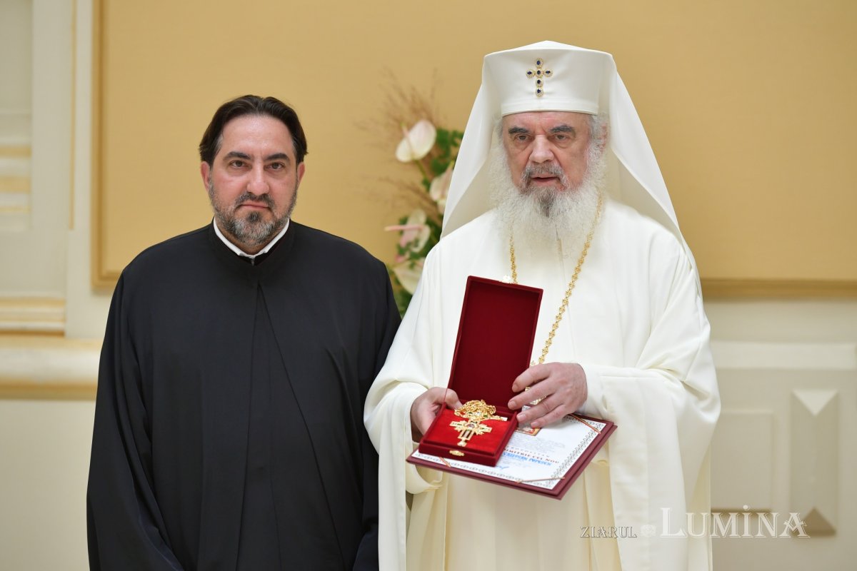 Zi de luminată cinstire a Sfântului Ocrotitor al Bucureștilor la un sfert de mileniu de la venirea cinstitelor sale moaște în Capitală 303082