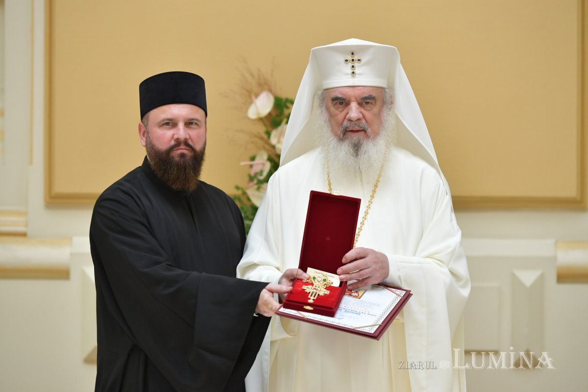 Zi de luminată cinstire a Sfântului Ocrotitor al Bucureștilor la un sfert de mileniu de la venirea cinstitelor sale moaște în Capitală 303083