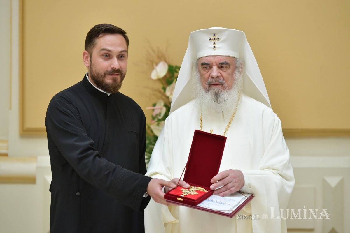 Zi de luminată cinstire a Sfântului Ocrotitor al Bucureștilor la un sfert de mileniu de la venirea cinstitelor sale moaște în Capitală 303090