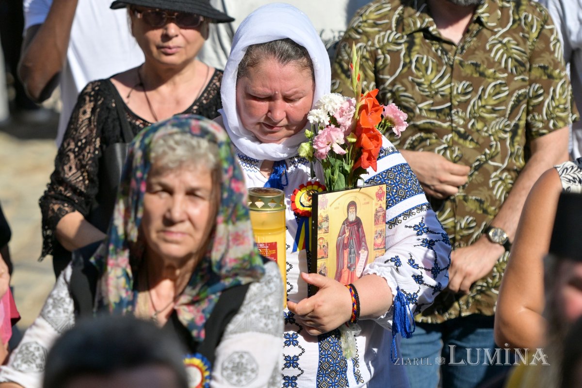 Zi de luminată cinstire a Sfântului Ocrotitor al Bucureștilor la un sfert de mileniu de la venirea cinstitelor sale moaște în Capitală 303137