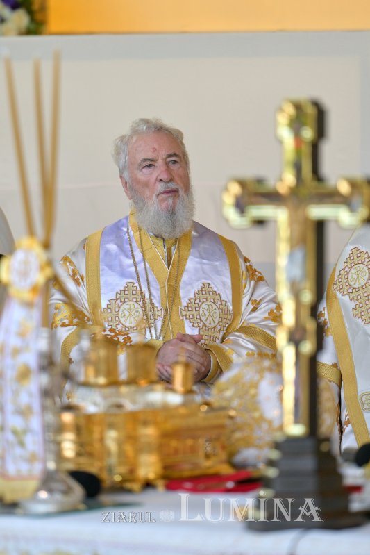 Zi de luminată cinstire a Sfântului Ocrotitor al Bucureștilor la un sfert de mileniu de la venirea cinstitelor sale moaște în Capitală 303143